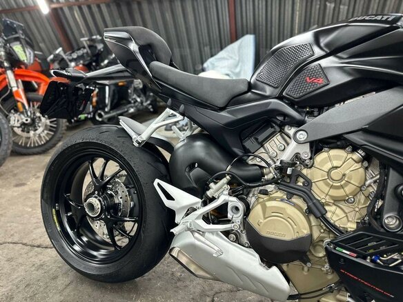 2022 Ducati Streetfighter V4, чёрный, 1950000 рублей - вид 18