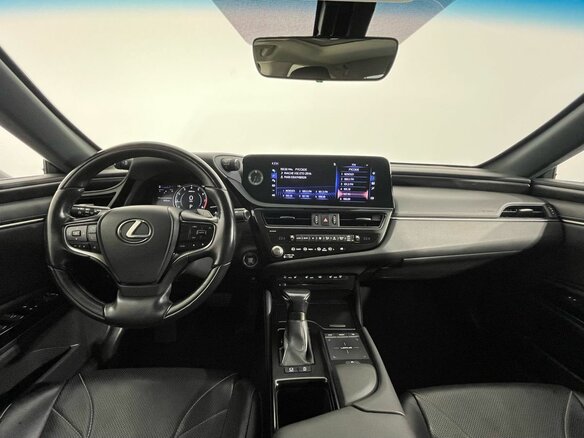 2022 Lexus ES 250 VII Рестайлинг, белый, 4600000 рублей - вид 6