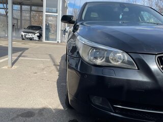 2004 BMW 5 серии 530i V (E60/E61), чёрный, 1100000 рублей, вид 4