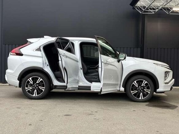 2022 Mitsubishi Eclipse Cross I Рестайлинг, белый, 1810000 рублей - вид 7
