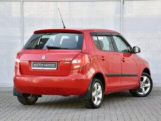 2011 Skoda Fabia II Рестайлинг, красный, 470000 рублей, вид 3