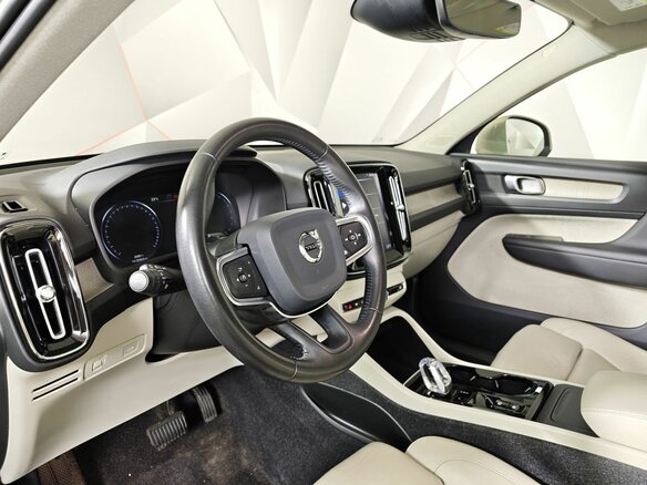 2019 Volvo XC40 I, бежевый - вид 18