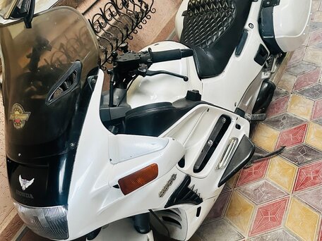 1993 Honda ST 1100, белый, 350000 рублей, вид 3