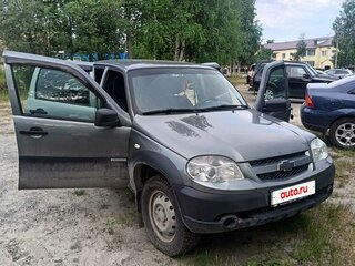 2018 Chevrolet Niva I Рестайлинг, серый, 670000 рублей, вид 3