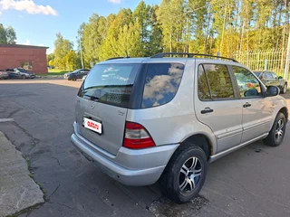 2001 Mercedes-Benz M-Класс 320 I (W163) Рестайлинг, серебристый, 800000 рублей, вид 3