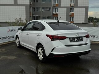 2021 Hyundai Solaris II Рестайлинг, белый, 1619000 рублей, вид 5