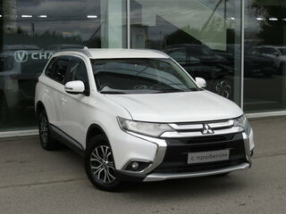 2017 Mitsubishi Outlander III Рестайлинг 2, белый, 1470000 рублей, вид 3