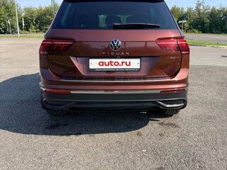 2021 Volkswagen Tiguan II Рестайлинг, коричневый, 3350000 рублей, вид 4