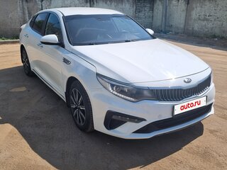 2019 Kia Optima IV Рестайлинг, белый, 1210000 рублей, вид 1