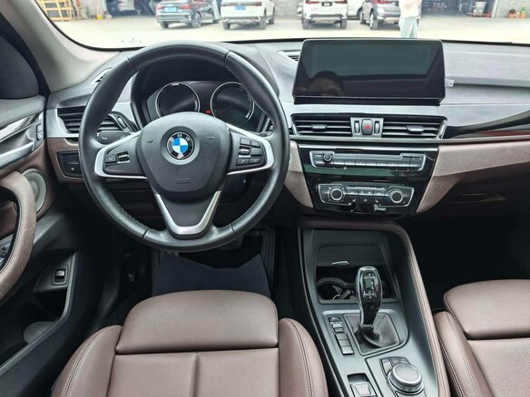 2022 BMW X1 Long 20Li sDrive II (F48) Рестайлинг, белый, 1760000 рублей - вид 12