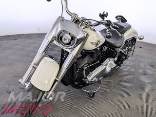 2018 Harley-Davidson Fat Boy, белый, 1955000 рублей, вид 3