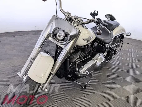 2018 Harley-Davidson Fat Boy, белый, 1955000 рублей, вид 3