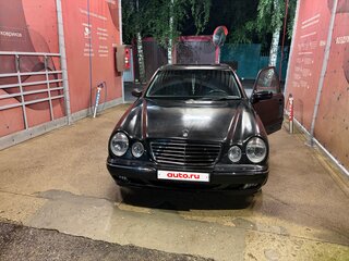 1999 Mercedes-Benz E-Класс 240 II (W210, S210) Рестайлинг, чёрный, 520000 рублей, вид 3