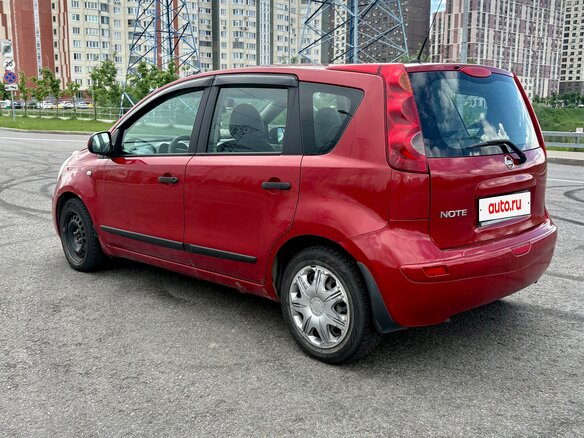 2008 Nissan Note I, красный, 685000 рублей - вид 4