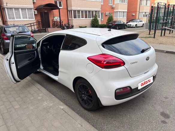 2013 Kia Ceed II, белый, 850000 рублей - вид 4