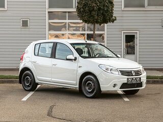 2011 Renault Sandero I, белый, 655000 рублей, вид 3