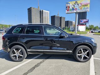 2011 Volkswagen Touareg II, чёрный, 1900000 рублей, вид 5