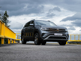 2021 Volkswagen Teramont I Рестайлинг, серый, 4798000 рублей, вид 3