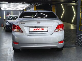 2014 Hyundai Solaris I, серебристый, 780000 рублей, вид 4