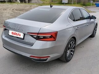 2024 Skoda Superb III Рестайлинг, серебристый, 4600000 рублей, вид 5