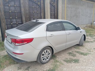 2017 Kia Rio III Рестайлинг, белый, 850000 рублей, вид 5