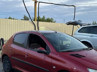 2004 Peugeot 206, красный, 180000 рублей, вид 4