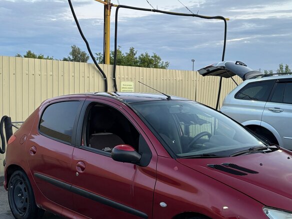 2004 Peugeot 206, красный, 180000 рублей - вид 3