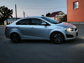 2013 Chevrolet Aveo II, серый, 650000 рублей, вид 3
