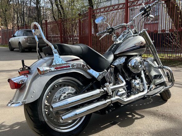 2007 Harley-Davidson Fat Boy, серебристый, 775000 рублей - вид 3