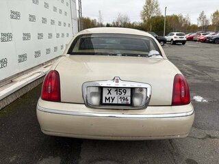 2001 Lincoln Town Car III, золотистый, 444000 рублей, вид 3