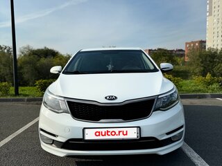 2015 Kia Rio III Рестайлинг, белый, 850000 рублей, вид 1