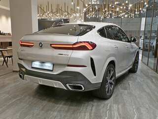 2021 BMW X6 40d III (G06), белый, 9850000 рублей, вид 5