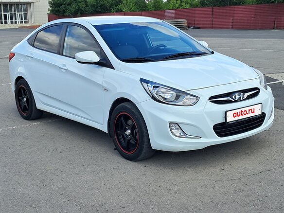 2011 Hyundai Solaris I, белый, 930000 рублей