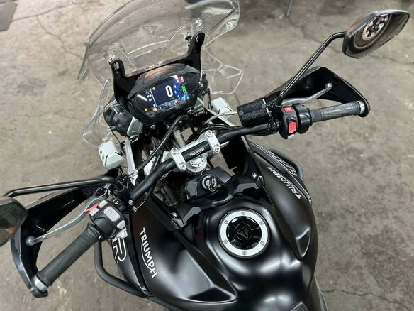 2019 Triumph Tiger 1200, чёрный, 1080000 рублей - вид 7