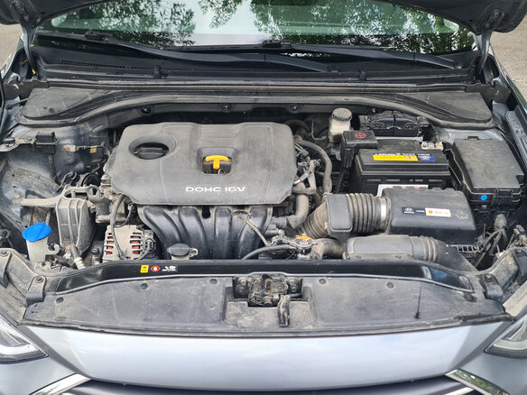 2018 Hyundai Elantra VI (AD), серебристый, 1075000 рублей - вид 8