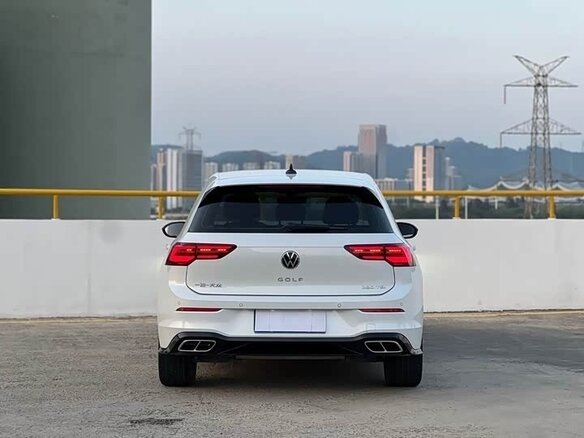 2022 Volkswagen Golf VIII, белый, 2000000 рублей - вид 9