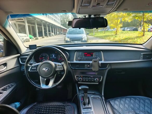 2019 Kia Optima IV Рестайлинг, белый, 1300000 рублей - вид 5