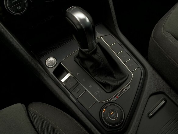 2019 Volkswagen Tiguan II, серебристый, 2359000 рублей - вид 20