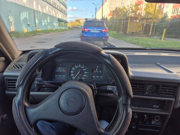 1990 Opel Kadett 4-speed E Рестайлинг, красный - вид 5
