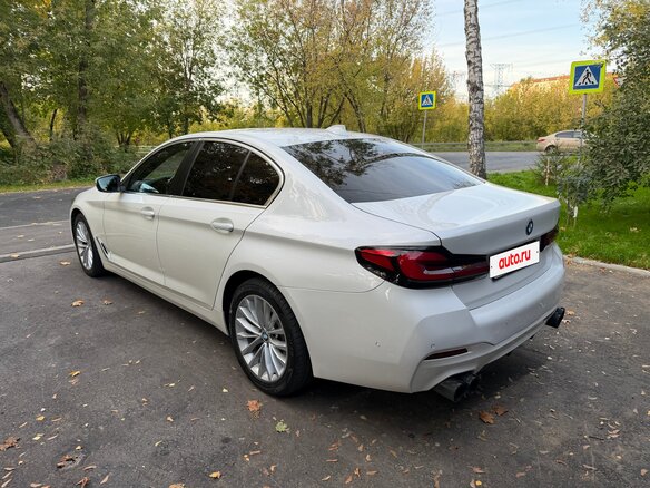 2018 BMW 5 серии 520d xDrive VII (G30/G31/G38), белый, 2600000 рублей - вид 4