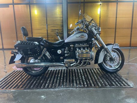 2001 Honda Valkyrie 1500, серебристый, 500000 рублей, вид 3