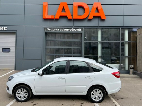 2026 Lada (ВАЗ) Granta I Рестайлинг, белый, 1131000 рублей - вид 4
