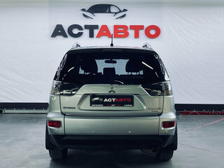 2010 Mitsubishi Outlander II Рестайлинг, серебристый, 1190000 рублей, вид 5