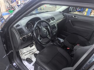 2015 Skoda Yeti I Рестайлинг, чёрный, 875000 рублей, вид 5