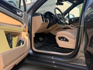 2019 Porsche Cayenne III, серый, 5120000 рублей, вид 3