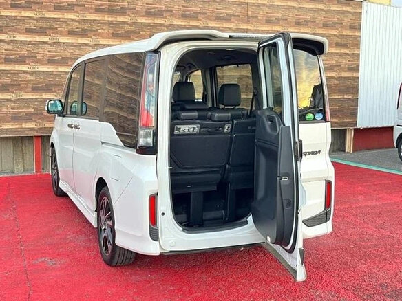 2017 Honda Stepwgn Spada V, белый, 1920000 рублей - вид 27