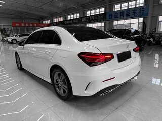 2022 Mercedes-Benz A-Класс 180 IV (W177) Рестайлинг, белый, 1415000 рублей, вид 3