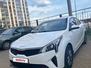 2022 Kia Rio IV Рестайлинг, белый, 1650000 рублей, вид 3