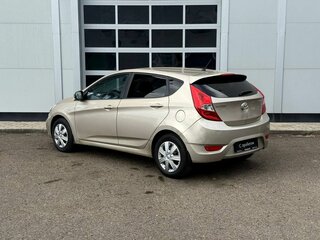 2012 Hyundai Solaris I, бежевый, 700000 рублей, вид 3