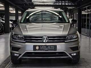 2019 Volkswagen Tiguan II, серебристый, 2430000 рублей, вид 2